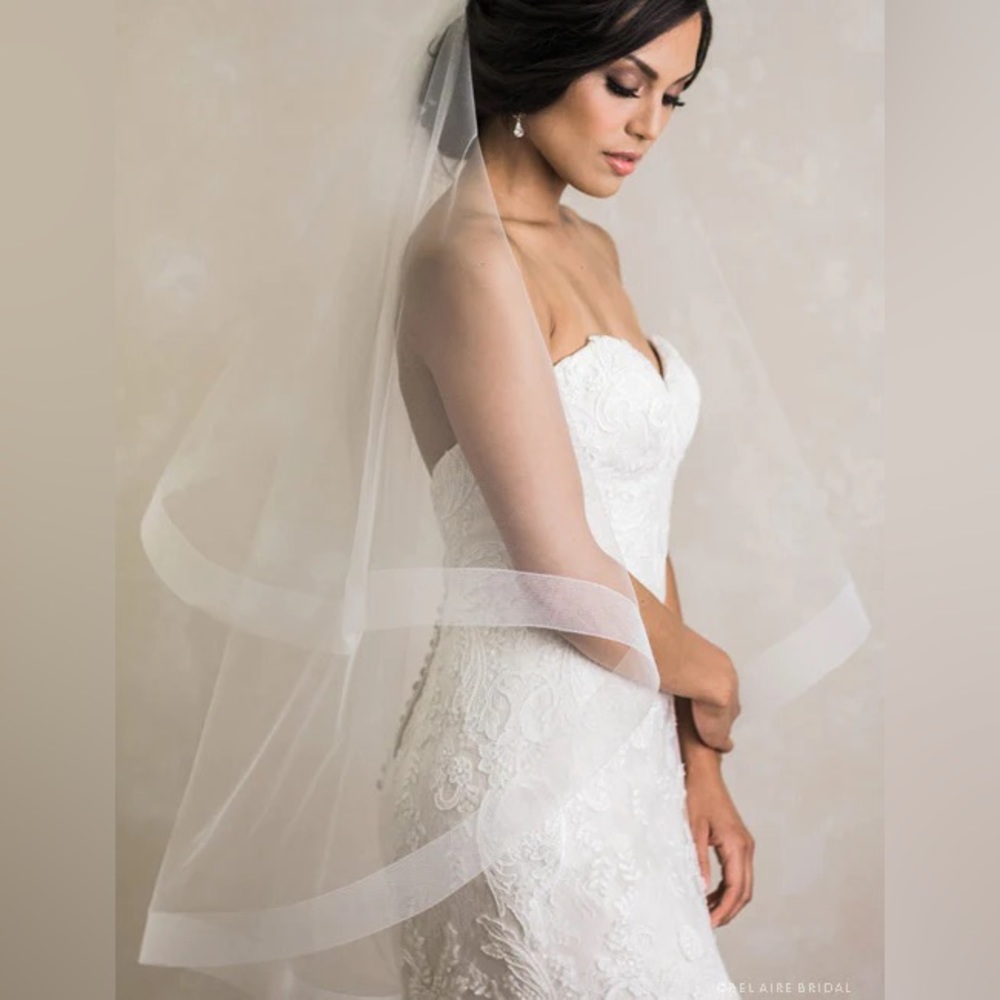 Fingertip Veil